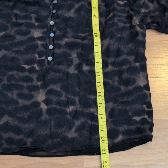 Rails Indi Umber Leopard Black and Brown Animal Print Long-Sleeve Peasant Blouse - Picture 6 of 9